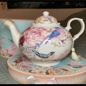 NWT OOP Blue Bird Tea Pot